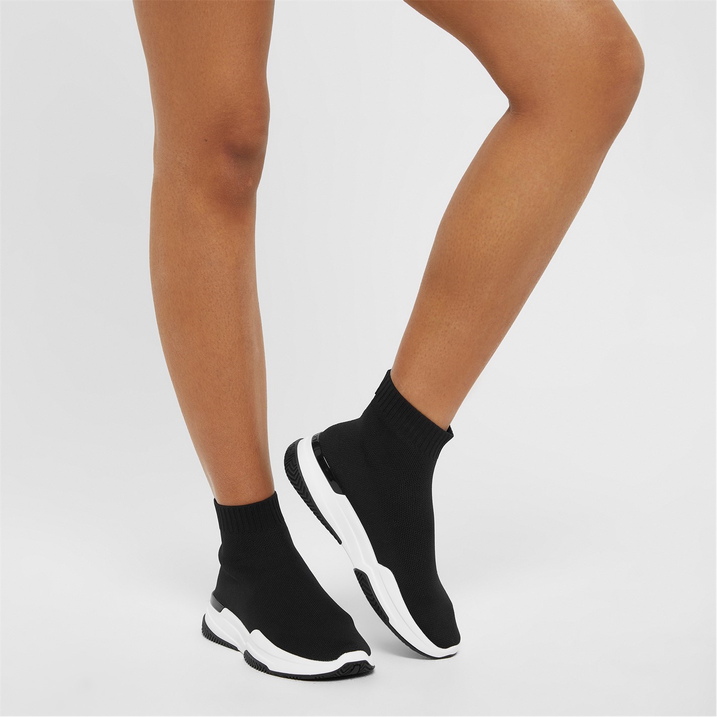 sock runner trainers