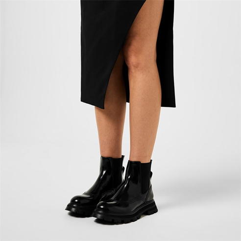ALEXANDER MCQUEEN - Glossed Leather Chelsea Boots