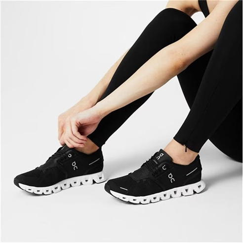 ON RUNNING - Cloud 5 Trainers