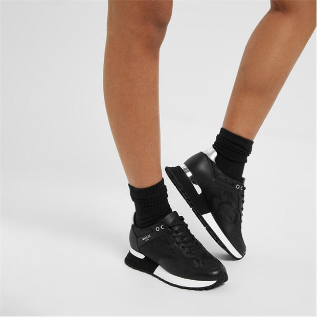 mallet lux runner trainers