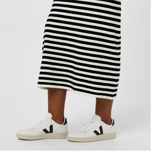VEJA - V-10 Trainers
