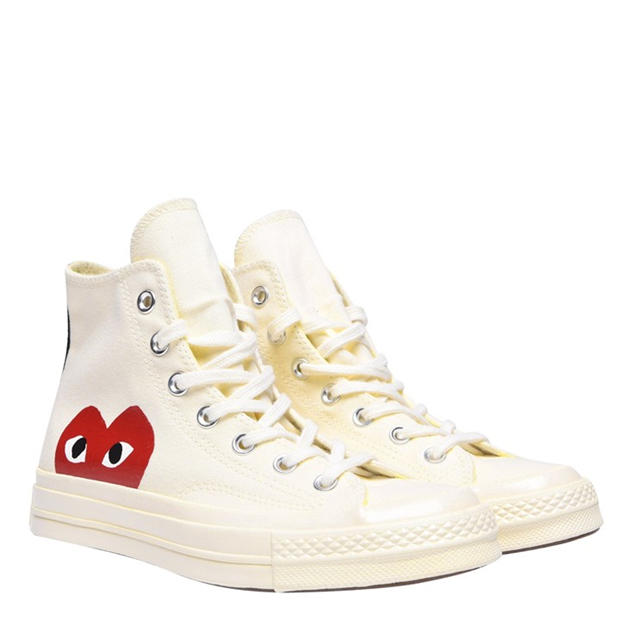 converse heart shoe
