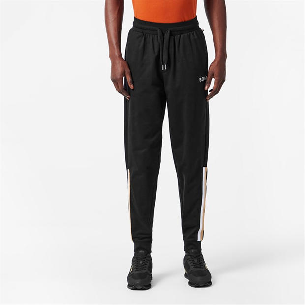 baggy jogging bottoms