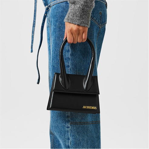 JACQUEMUS - Le Chiquito Moyen Bag